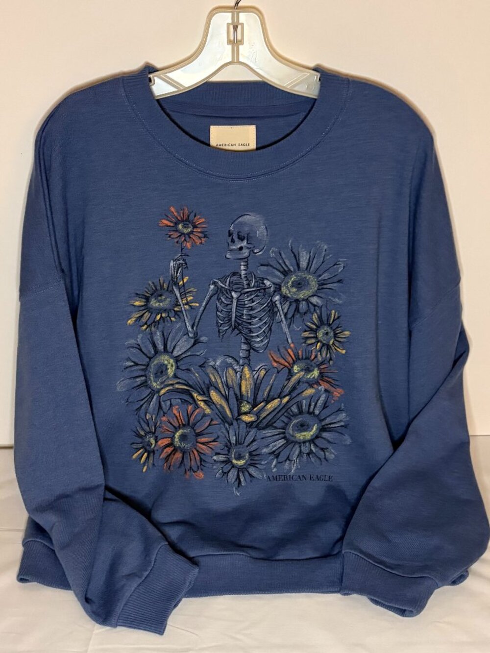 American Eagle Outfitters Blue Skeleton Daisies Graphic Crewneck Sweatshirt XL